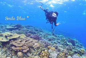水深２mの美しいサンゴ礁は一見の価値ありです！